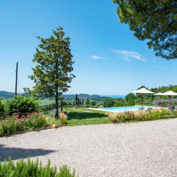 Agriturismo Gaia- Sofia - giardino fiorito